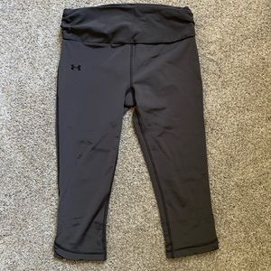 Under Armour • Grey Capri Leggings